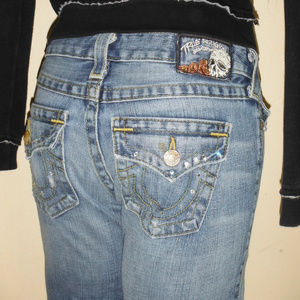 VINTAGE TRUE RELIGION SKULL PATCH DISTRESSED JEANS